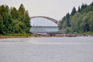 Bron över Toskströmmen. Foto Urban L Emgardsson